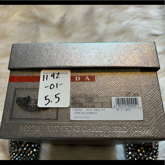 𝐏𝐫𝐚𝐝𝐚 Women’s Leather Studded Embellishment Stretchy Loafers Size 35.5 - Picture 10 of 13